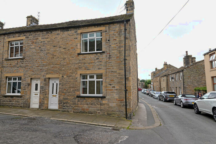 2 Bedroom Terraced House To Rent In New Close Avenue, Silsden, BD20