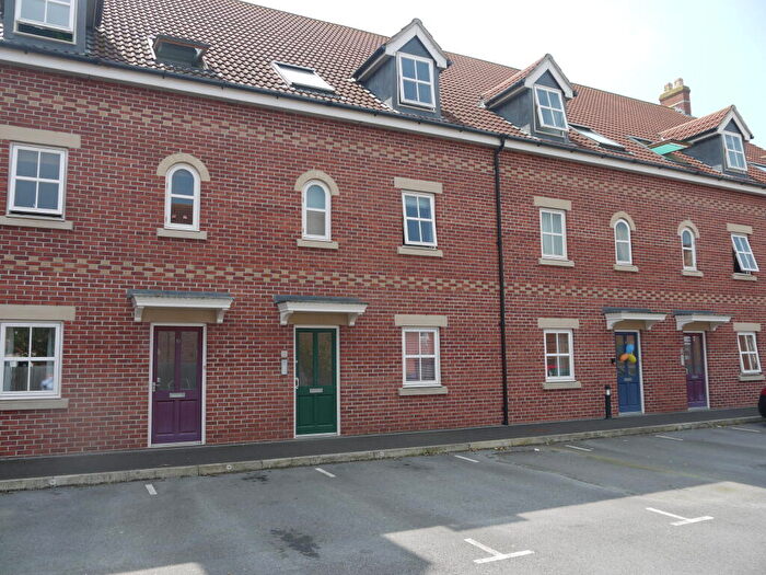 2 Bedroom Flat To Rent In Coachmans Yard, Glastonbury, Somerset, BA6