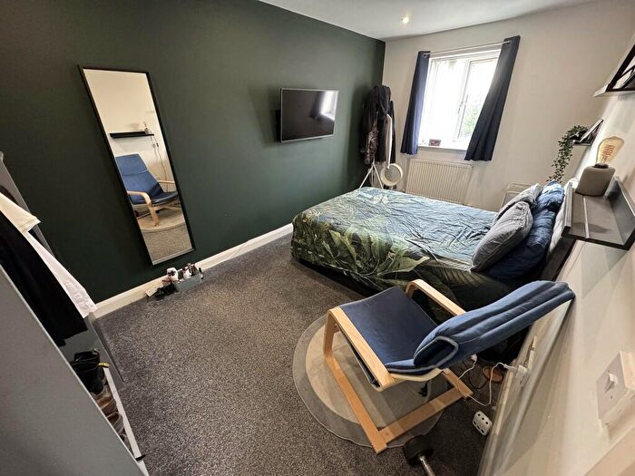 2 Bedroom Apartment To Rent In Clifton Park Clifton Manchester Greater Manchester, M27