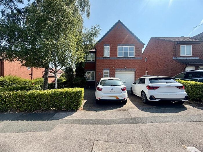 4 Bedroom Detached House For Sale In Pinders Green Drive, Methley, Leeds, LS26