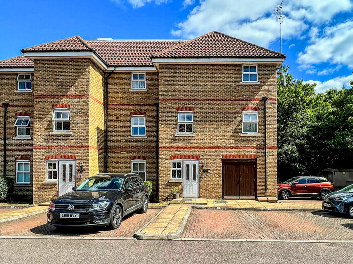 1 Bedroom Flat To Rent In Willow Court, Sawbridgeworth, CM21