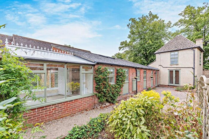 3 Bedroom Detached House For Sale In Manor Gardens, Lechlade, Gloucestershire, GL7