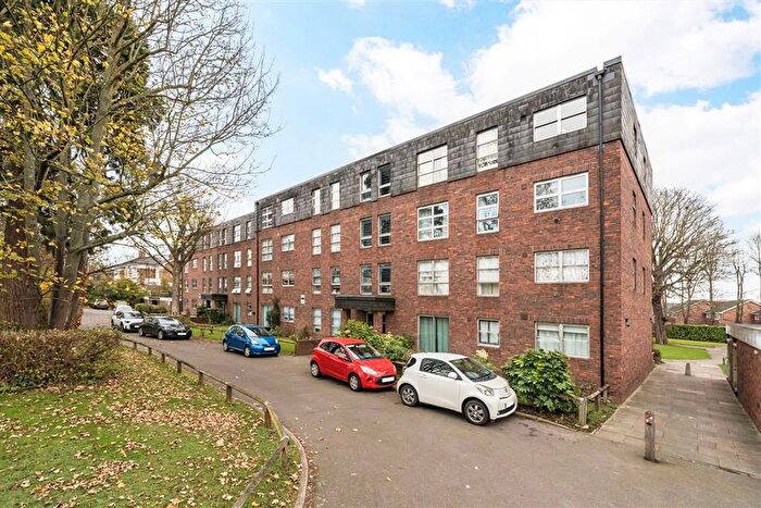 2 Bedroom Flat To Rent In Marlowe Gardens, Eltham, SE9