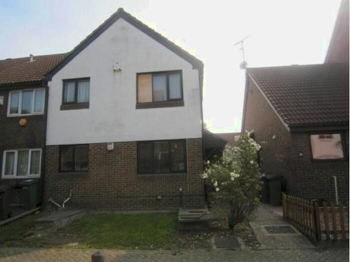 1 Bedroom Flat To Rent In Avocet Mews, London, SE28