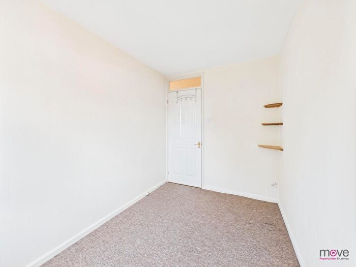 3 Bedroom Flat To Rent In The Dukeries, Gloucester, GL1