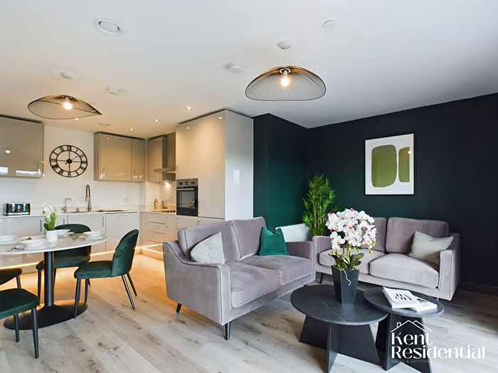 2 Bedroom Flat To Rent In Mill Wood, Claribel Court Mill Wood, ME14