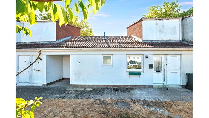 1 Bedroom Terraced House For Sale In Walshs Manor, Stantonbury, Milton Keynes, Buckinghamshire, MK14