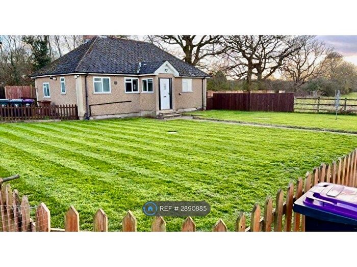 3 Bedroom Bungalow To Rent In Woodcock Lodge Farm, Newgate, SG13