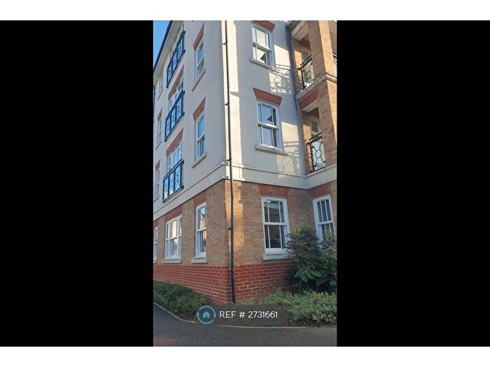 2 Bedroom Flat To Rent In Holford Way, London, SW15