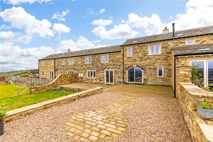 4 Bedroom House For Sale In Turley Cote Lane, Outlane, Huddersfield, HD3