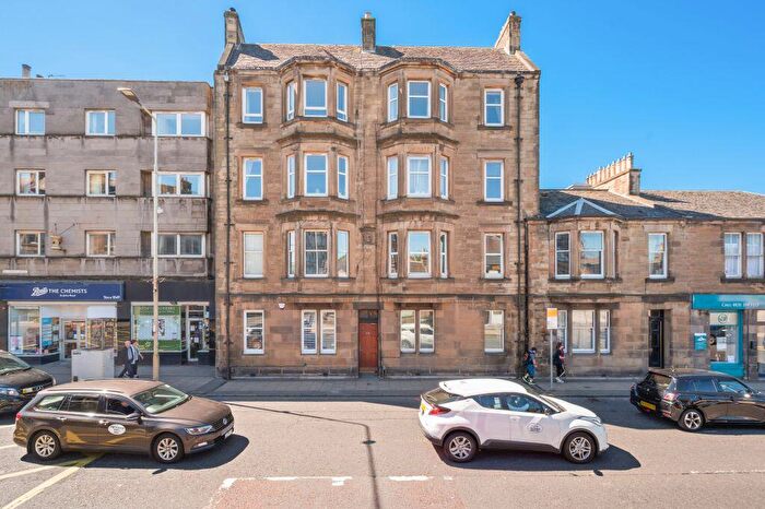 2 Bedroom Flat For Sale In / St Johns Road, Corstorphine, Edinburgh, EH12