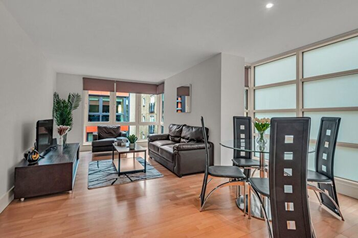 1 Bedroom Flat To Rent In City Of London, EC4V
