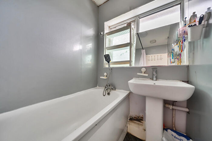 3 Bedroom Terraced House For Sale In Upton Road, Thornton Heath, CR7