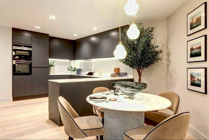 2 Bedroom Apartment For Sale In St John's Apartments, Spinnigfields, Manchester, M3