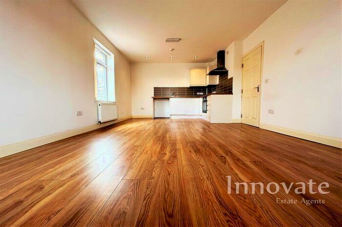 2 Bedroom Flat To Rent In Birmingham Street, Oldbury, B69