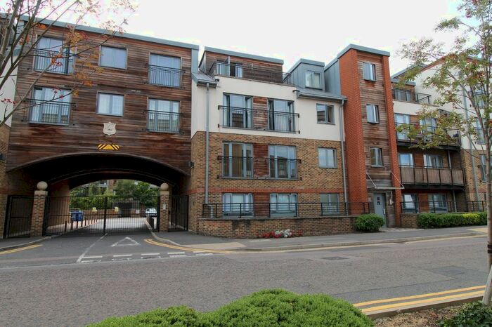 2 Bedroom Flat To Rent In The Waterfront, Hertford, SG14