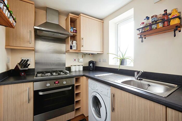 2 Bedroom Flat For Sale In Great Mead, Yeovil, BA21