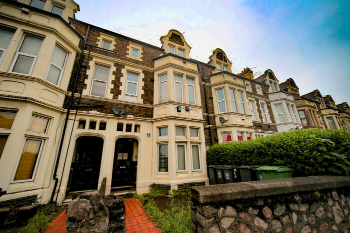 1 Bedroom Apartment To Rent In Newport Road, Roath, Cardiff, CF24