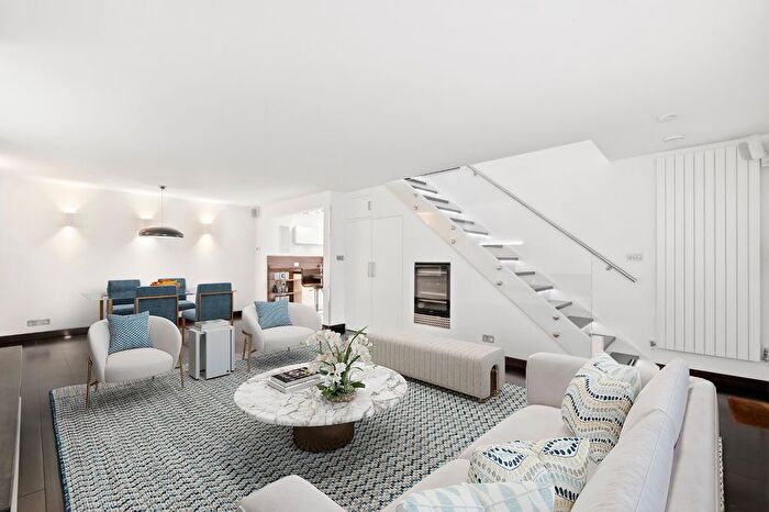 3 Bedroom Mews To Rent In Onslow Mews West, South Kensington, SW7