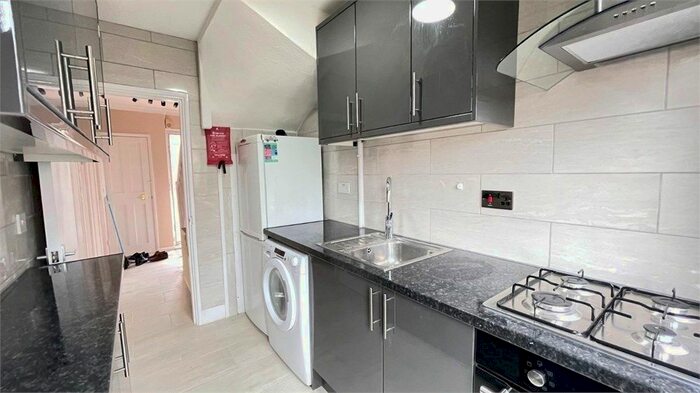 4 Bedroom End Of Terrace House To Rent In Stanhope Road, Dagenham, RM8