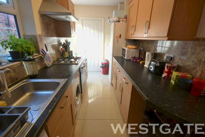 2 Bedroom Terraced House To Rent In Foxhill Road, Reading, RG1