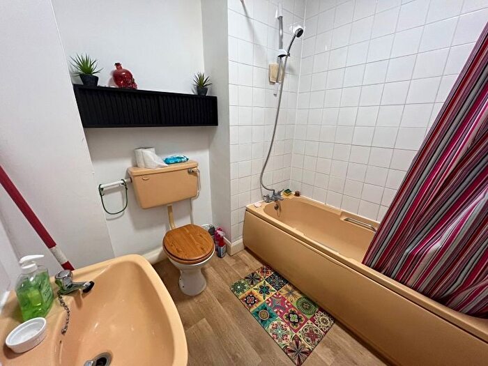 1 Bedroom Flat To Rent In Lansdowne Place, Hove, BN3