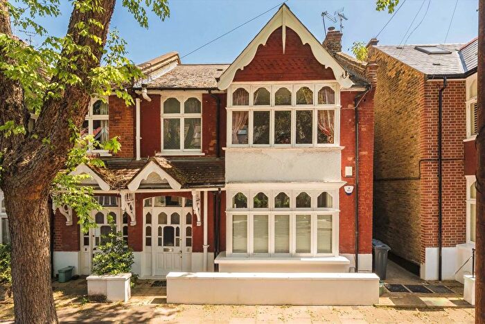 2 Bedroom Flat To Rent In Merton Avenue, Chiswick, W4