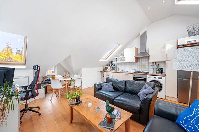 2 Bedroom Flat To Rent In Killyon Road, London, SW8