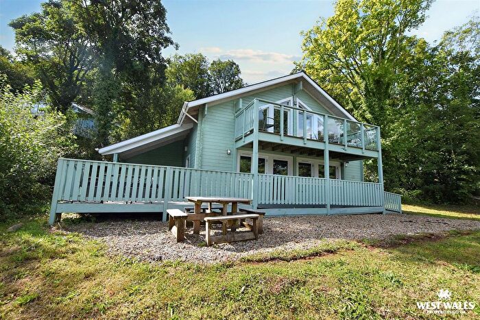 3 Bedroom Chalet For Sale In Trefloyne, Penally, Tenby, SA70