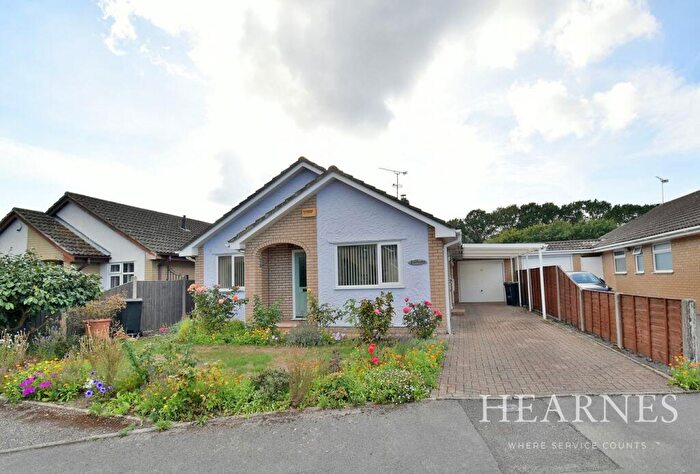 3 Bedroom Bungalow For Sale In Albany Drive, Three Legged Cross, Wimborne, BH21