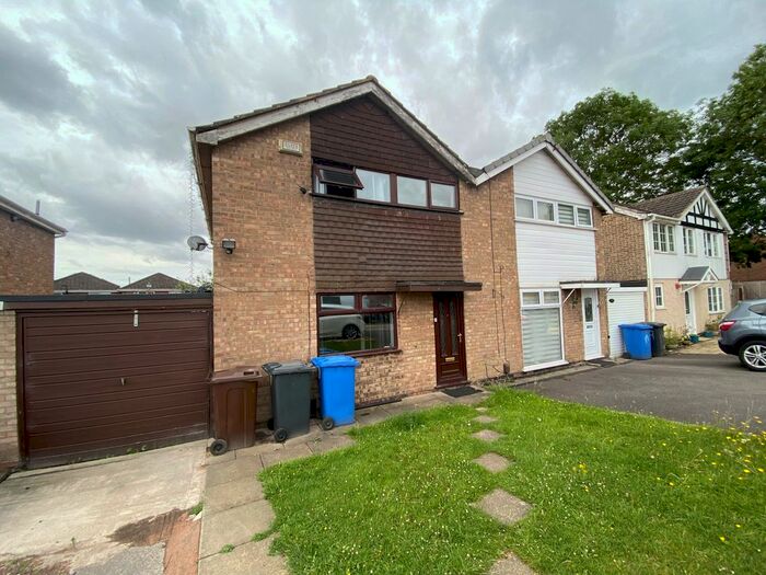 3 Bedroom Semi-Detached House To Rent In Links Close, Sinfin, Derby, DE24