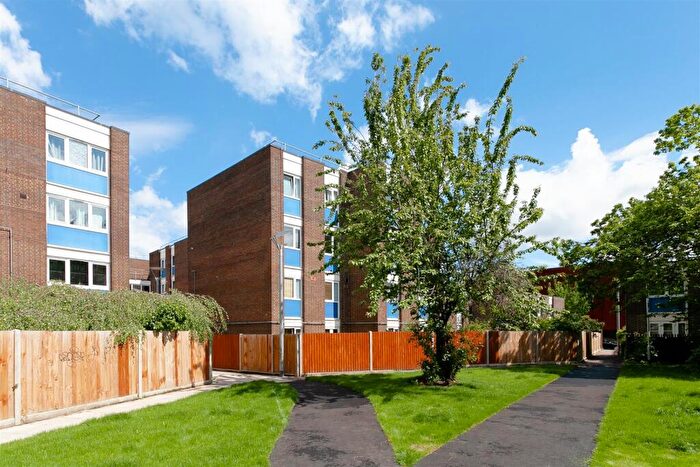 4 Bedroom Maisonette To Rent In Gernon Road, London, E3