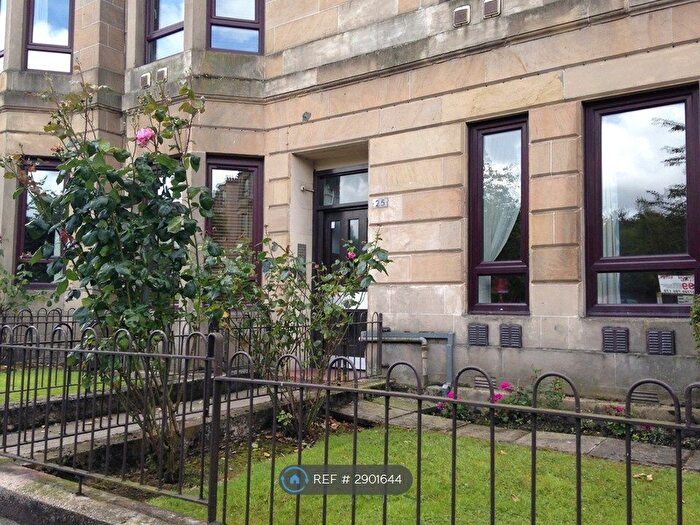 3 Bedroom Flat To Rent In Roebank Street, Glasgow, G31