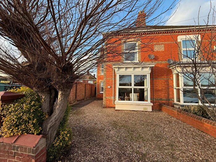 3 Bedroom Semi-Detached House For Sale In Winsover Road, Spalding, PE11