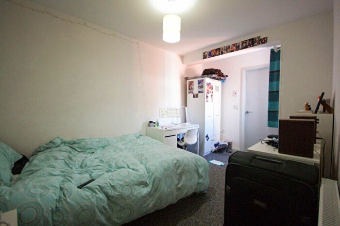 8 Bedroom Terraced House To Rent In Rookery Road, Selly Oak, Birmingham, B29