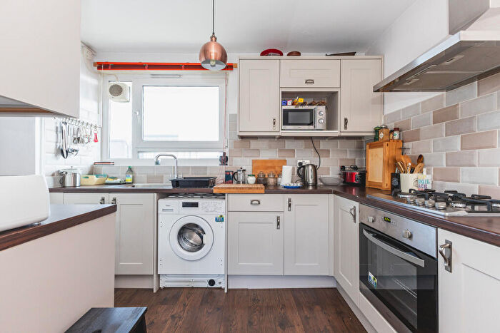 1 Bedroom Flat To Rent In Falstaff House, Arden Estate, London, N1