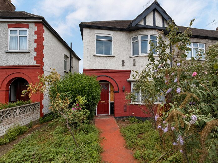 3 Bedroom Semi-Detached House For Sale In North Circular Road, London, London, NW10