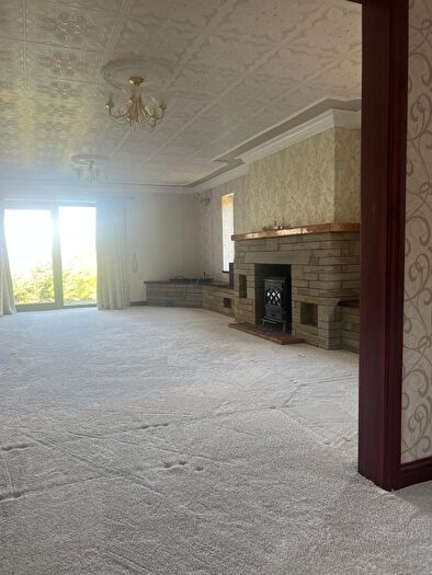5 Bedroom Detached House To Rent In Sty Mount, Lomgcauseway, WF12