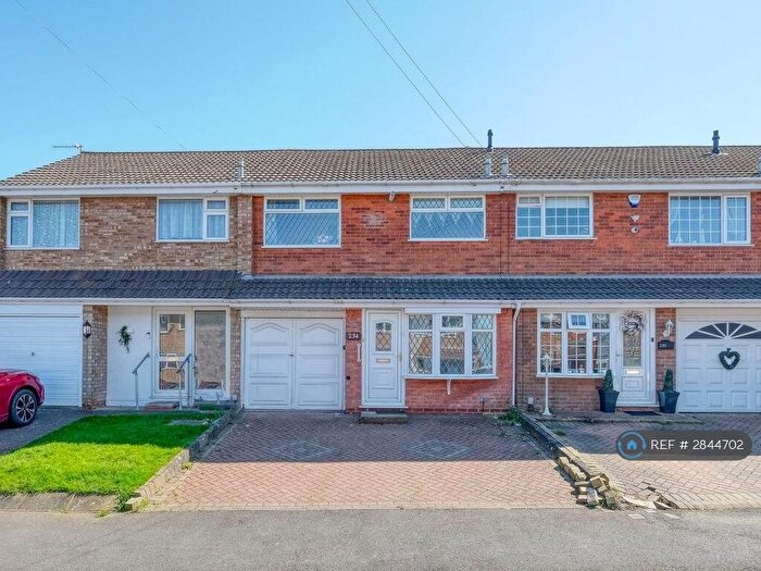 3 Bedroom Terraced House To Rent In Pinewood Drive, Birmingham, B32