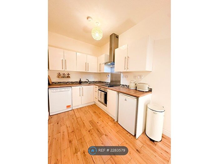 3 Bedroom Flat To Rent In London, London, SE23