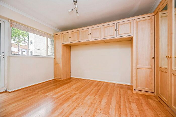 2 Bedroom Flat To Rent In Acresgate Court, Liverpool, L25