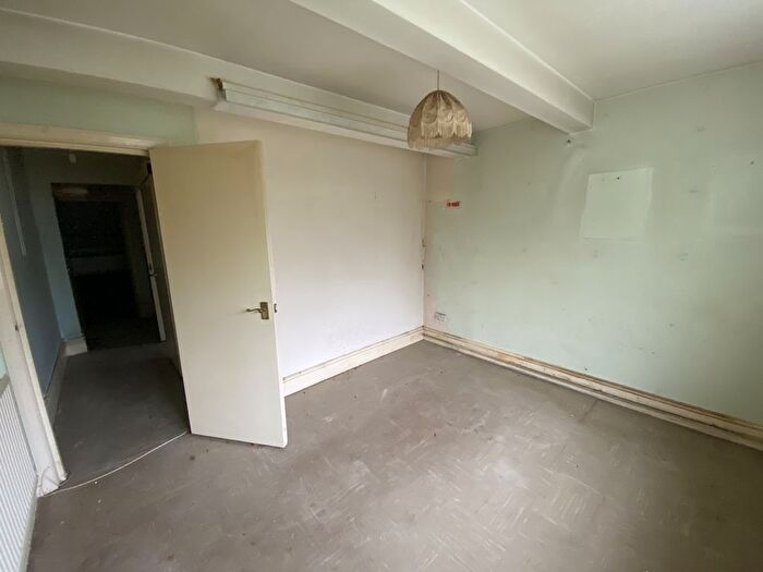 2 Bedroom Flat For Sale In Flat A, Queen Elizabeths Walk, Stoke Newington, London, N16