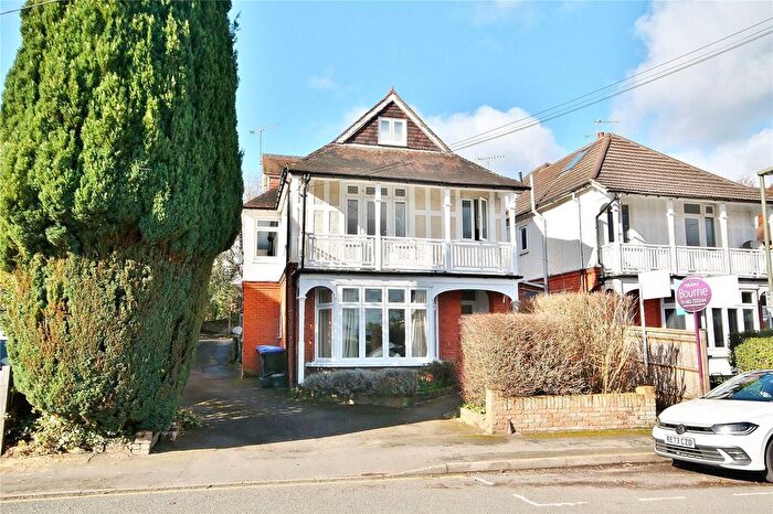 1 Bedroom Flat To Rent In York Road, Woking, Surrey, GU22