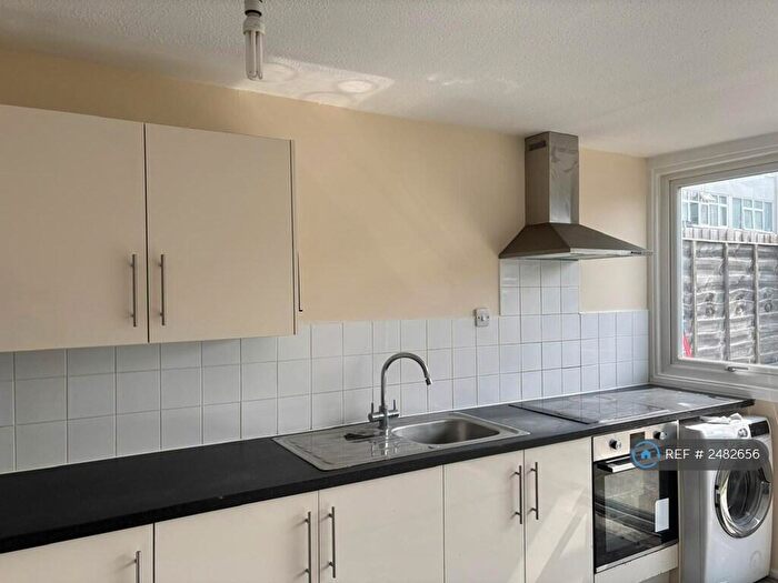 3 Bedroom End Of Terrace House To Rent In Shropshire Close, Mitcham, CR4