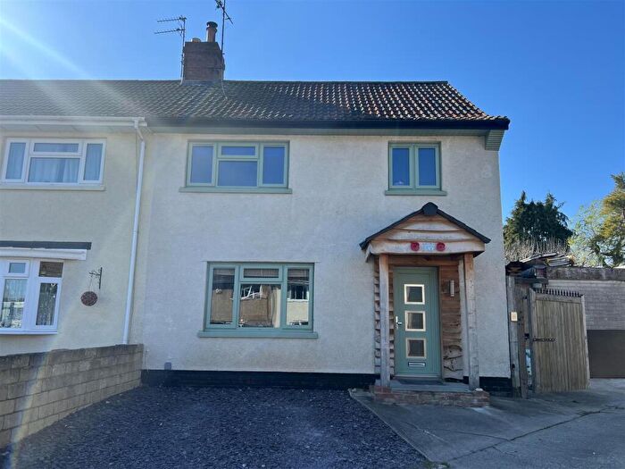 3 Bedroom End Of Terrace House To Rent In Winscombe Close, Keynsham, Bristol, BS31