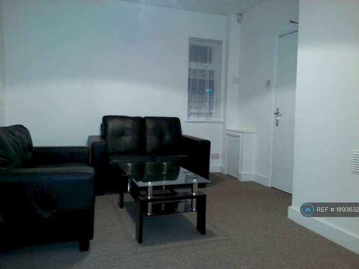 4 Bedroom End Of Terrace House To Rent In Beeston Road, Nottingham, NG7