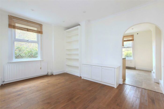 2 Bedroom Maisonette To Rent In Radbourne Road, Balham, London, SW12
