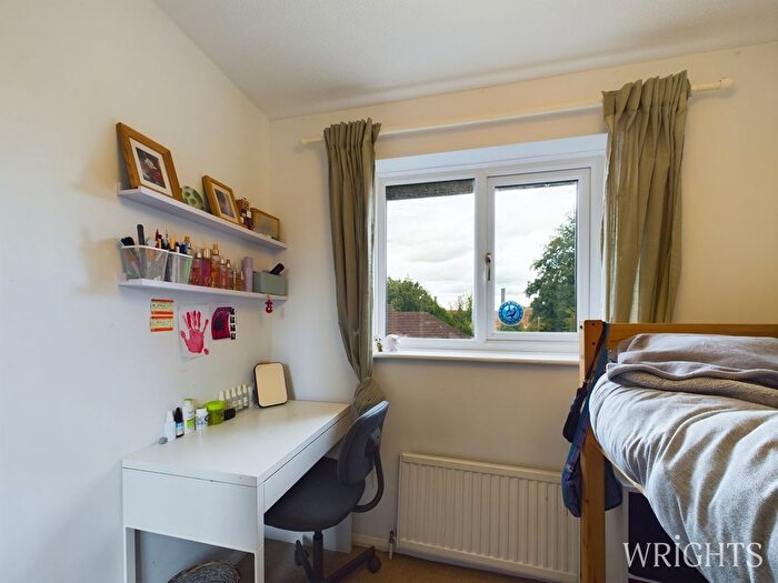 3 Bedroom Terraced House For Sale In Bull Stag Green, Hatfield, AL9