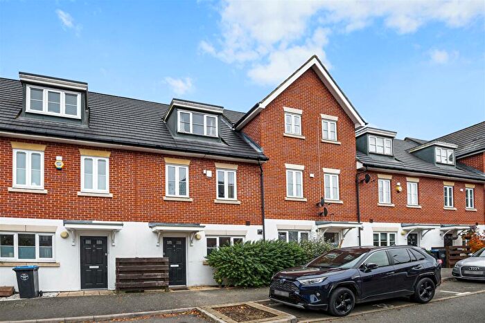 3 Bedroom Terraced House To Rent In Cross Way, Willesden, London, NW10