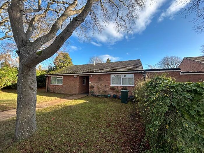 2 Bedroom Bungalow For Sale In Gorringe Avenue, Southdowns, South Darenth, DA4